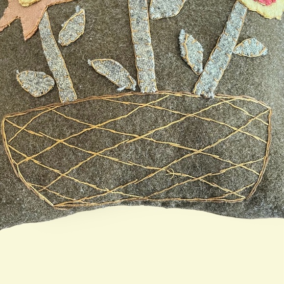 Handmade floral mini throw pillow hand sewn wool green primitive - Picture 3 of 8